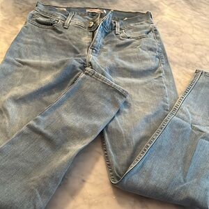 Levi’s Women’s 710 Super Skinny Light Wash Jeans